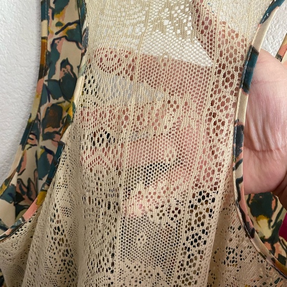 💥Kimchi Blue Floral Watercolor Print Back Lace Detail Women Dress M - Picture 7 of 10